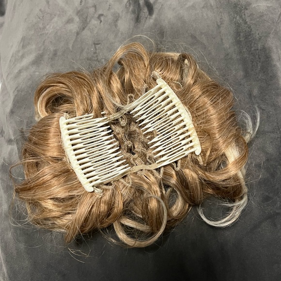 Blonde Mix Up-Do Clip Extensions - Picture 3 of 3